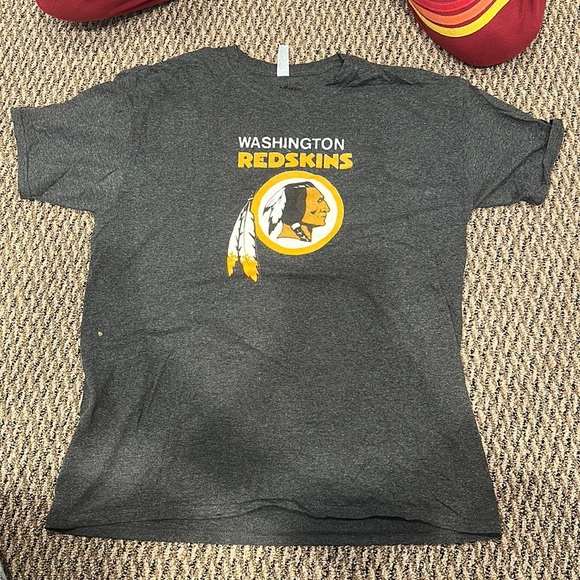 NWOT gray charcoal, Washington Redskins football team T-shirt - Picture 1 of 4